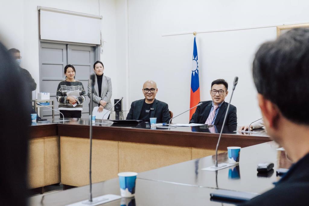 ชิต ลี (Chit Lee) นำคณะผู้แทนไทยเข้าพบ เจียงฉี่เฉิน รองประธานสภานิติบัญญัติไต้หวัน เพื่อแลกเปลี่ยนความคิดเห็นเกี่ยวกับสถานการณ์ปัจจุบันระหว่างไต้หวันและไทย
