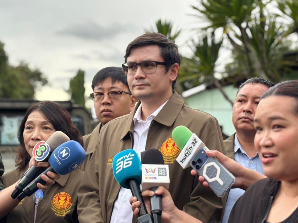 “โรม” เมิน "เบน สมิท” ฟ้องหมิ่น100ล. แย้มอาจว่าความเอง ชี้แปลกดีไม่สนิทส่วนตัวแต่ใช้ทีมงาน "ธรรมนัส"