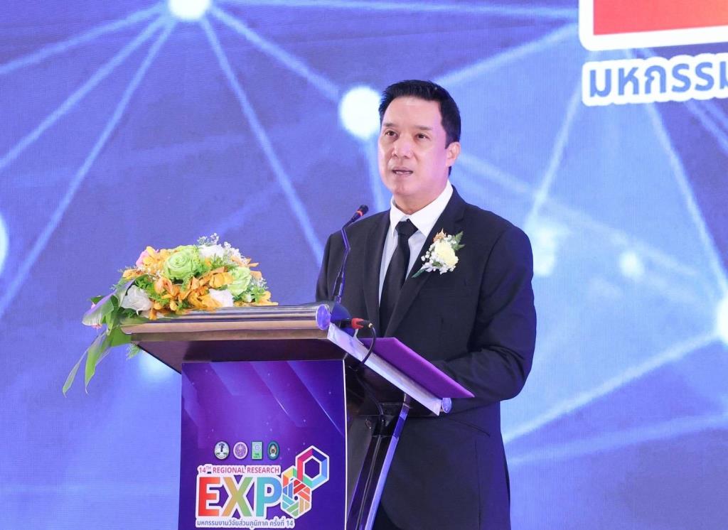 “ดนุพร” เปิดเวทีมหกรรมวิจัยภูมิภาค ครั้งที่ 14 ชูพลัง “Research Synergy” นำงานวิจัยตอบโจทย์ความต้องการในพื้นที่ เชื่อมโยงองค์ความรู้ทางวิชาการกับภูมิปัญญาชุมชน ณ มรภ.นครราชสีมา