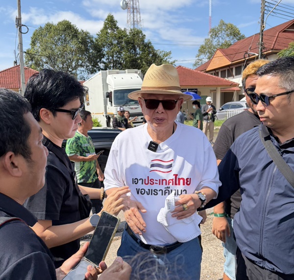 “สนธิ-ชัยวัฒน์-มาร์ค พิทบูล” ถึงเวทีค้านอ่างวังโตนด มวลชนแน่นจันทบุรี เปิดเวที “เซฟเขาสิบห้าชั้น”