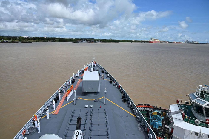 กองเรือรบจีน 3 ลำ เดินทางถึงย่างกุ้ง เริ่มต้นภารกิจเยือนพม่า 5 วัน