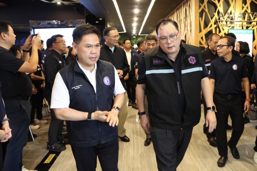 “วราวุธ”สั่งกนอ.-อมตะงัดมาตรการรับมือวิกฤติเลวร้ายป้องน้ำท่วมซ้ำ พร้อมรวบรวมข้อเรียกร้องภาคเอกชนชงครม.