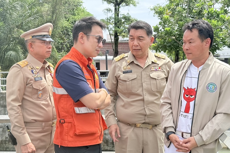 มท.4 ลงพื้นที่ติดตามระบบระบายน้ำเขตเทศบาลนครภูเก็ต เตรียมพร้อมรับมือน้ำท่วมและวางแผนช่วยเหลือประชาชน