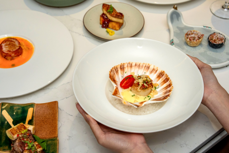 เพลิดเพลินทุกเย็นวันศุกร์ กับบุฟเฟต์ A La Minute All You Can Feast ณ โรงแรมคราวน์ พลาซ่า กรุงเทพฯ
