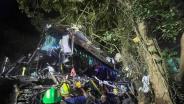 รถทัวร์กรุงเทพฯ-นาทวีคนขับวูบเสียหลักชนต้นไม้ ต.ห้วยยาง อ.ทับสะแก เสียชีวิต 14 ราย บาดเจ็บจำนวนมาก