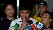 (คลิป) “สมรักษ์ คำสิงห์” ปฏิเสธทุกข้อหา ขอ 15 วันหาหลักฐานสู้คดี ไหว้ขอโทษครอบครัวและชาวไทยทุกคน