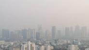 กทม. เช้าวันนี้ยังอ่วม ค่าฝุ่น PM 2.5 ฟุ้งเกินมาตรฐานอยู่ในระดับสีส้ม 69 พื้นที่ เริ่มมีผลกระทบต่อสุขภาพ