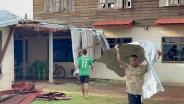 พายุถล่ม 5 หมู่บ้านในอำเภอโพนพิสัย บ้านเรือนเสียหายกว่า 400 หลังคา