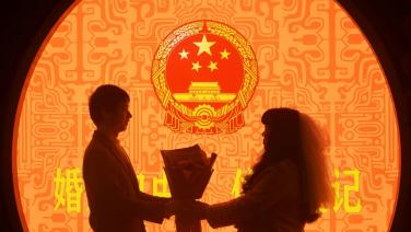 มณฑลในจีนไฟเขียวคู่รักลางานไปแต่งงาน-ฮันนีมูน 30 วันโดยได้เงินเดือน หวังดันอัตราเกิด
