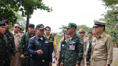 แม่ทัพภาคที่ 1 ลงพื้นที่ตรวจชายแดนกาญจน์ เน้นย้ำป้องกันยางเถื่อนทะลักไทย