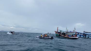 ยุติภารกิจค้นหา 6 ลูกเรือประมงอับปางกลางทะเลเกาะช้างเชื่อไม่รอดชีวิตเตรียมแผนกู้เรือขึ้นฝั่ง