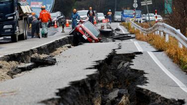 ยอดเหยื่อ ‘แผ่นดินไหวญี่ปุ่น’ พุ่งเฉียด 100 ศพ โตเกียวปฏิเสธรับความช่วยเหลือจากต่างชาติยกเว้น ‘สหรัฐฯ’