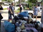 ตำรวจภาค 4 ลุยจับสินค้าละเมิดลิขสิทธิ์ในตลาดท่าเสด็จ