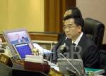 “ยุทธ” ทำพิลึก แถลงโต้ปูดใบแดง แต่อ้าง ปธ.ค้ำคอ