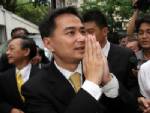 ผู้นำฝ่ายค้านห่วง “แม้ว” ชักใยรัฐบาลจี้ “หมัก” เป็นนายกฯตัวจริง