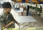สื่อนอกแฉเก้าอี้ ส.ว.ของไทยถูกลิ่วล้อ “ทักษิณ” ยึดพรึบ!