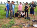 รวบ 2 หนุ่มสัตหีบอาชีพคุมบ่อน ลักตัดสายไฟกลางวันแสกๆ