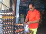 พ่อค้าไก่-ไข่ระบุบริษัทใหญ่ปั่นตลาดทำราคาแพง