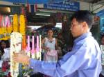 แม่ค้าบุรีรัมย์สั่งซื้อดอกมะลิเพิ่ม 10 เท่า-ร้อยพวงมาลัยขายสงกรานต์