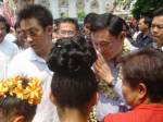 “แม้ว” ยกโขยงหนีบขุนพลคู่ใจ อวดบารมีให้ ส.ส.รดน้ำดำหัวถึงถิ่น