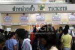 Hua Lampong is crowded with people coming back from provinces