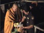 จับพระนอกรีตตระเวนเดินบิณฑบาตตามแหล่งสถานบันเทิง