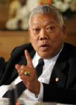 PM Samak argues back World Bank and UN criticism