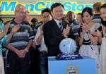 โอ้ “แม้ว” เปิดแมนฯซิตีสโตร์ กู้ชื่อสร้างแบรนด์ในตลาดโลก