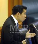 ปชป.ไล่ต้อน “เพ็ญ” ยื่นถอดถอนฐานละเมิด รธน.พรุ่งนี้
