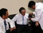 ฟูจิโมริเตรียมกลับเข้าห้องขังหลังผ่าตัดมะเร็งที่ลิ้นแล้ว
