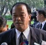 “หุ่นเชิด” ท่องคาถาไม่เสียดินแดน เขาพระวิหาร โยงประเด็นการเมือง