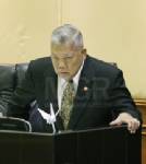 “หมัก” โมโหหิว ด่านักข่าวก่อนเข้าสภา