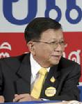 “ป๋าเหนาะ” ชม “หมัก” ตอบโต้ฝ่ายค้านมีเหตุผล-ยันไม่ถอนตัวแน่