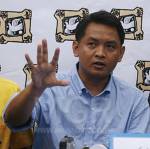 พันธมิตรฯ ถกเป่านกหวีดเฉ่งป่าหี่พรรคร่วมโหวตอุ้มศพหุ่นเชิด