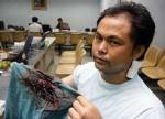 ตร.ยังไม่ได้เบาะแสคนร้ายดักแทงคอการ์ดพันธมิตรฯ