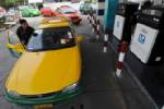 Bangkokians suffer from new taxi fares