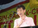 “ขรก.ใจเพชร” ขึ้นเวทีพันธมิตรฯ ซัด “หมัก” - ถลกหนัง รบ.ขี้ฉ้อ