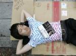 สาวกแอปเปิลตั้งเต็นท์ นอนรอซื้อไอโฟน 3G คนแรกในโลก