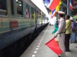 ขรก.-นศ.บุรีรัมย์แห่ใช้บริการรถไฟฟรีวันแรกคึกคัก