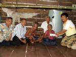 มอบเงินช่วยเหลือคุณแม่วัย 89 ปีเลี้ยงดูลูกพิการทางสมอง