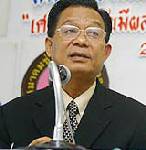 “หุ่นเชิด” ป้องที่ปรึกษา ศก.ไม่ผูกมัดมติ ครม. อุ้มนั่ง บ.เอกชน