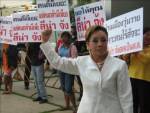 “ลีน่า จัง” บุก กทม.ประกาศตัวลงผู้ว่าฯ ชูนโยบายตั๋วโดยสาร 3 in 1