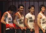 สาวๆกรี้ด “อั้ม อธิชาติ” นำทีมพระเอกโชว์กล้ามขาวจั๊ว