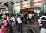 ผวา AIG ล้ม ลูกค้าหลายร้อยต่อแถวแห่ยกเลิกกรมธรรม์ในสิงคโปร์