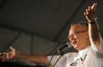 Thai people want Thaksin and Sondhi to love each other