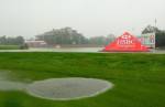 ฝนทำพิษเลื่อนสวิงเอชเอสบีซีฯรอบ 2 เป็นวันพรุ่งนี้