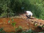 สื่อสองแควนัดแจกผ้าห่มคนริมป่าทุ่งแสลงหลวง-ป่าไม้ท้าพิสูจน์ “ฝายแม้ว”