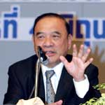 ‘มั่น’ ผวาโดนข้อหาขายชาติตามรัฐบาล