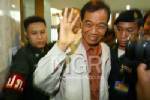 “ไชยวัฒน์” รายงานตัวต่อศาล คดีบุกยึดทำเนียบ