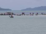 นอภ.ดอนสักสั่งอพยพประชาชนออกจากเกาะแรดหลังคลื่นสูง2-4เมตร